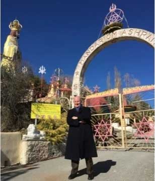 the Mandarom during a 2017 visit by author Massimo Introvigne