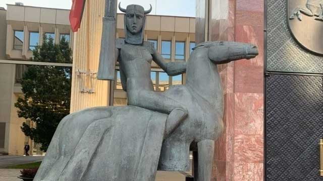 Statue of Grazina