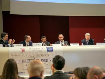 Luigi Berzano moderate the Round Table
